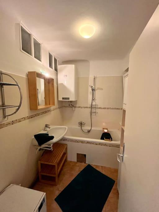 Wohnung Naehe Lkh Und Der Med Uni Graz Buitenkant foto